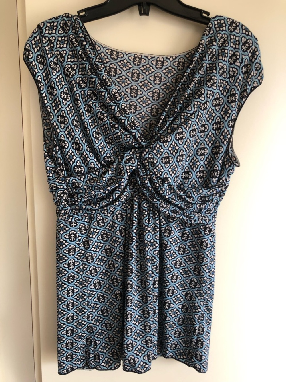 Max Studio Blue Patterned V-Neck Women’s set